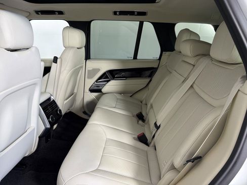 New 2025 Land Rover Range Rover SE image 27