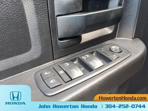 Used 2016 RAM 1500 Express AWD/4WD image 9
