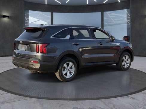 Used 2021 Kia Sorento LX AWD/4WD image 6