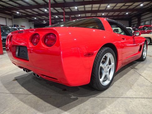 Used 2001 Chevrolet Corvette Coupe RWD image 8