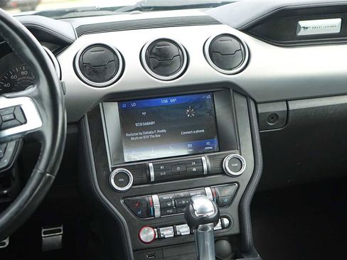 Used 2022 Ford Mustang Premium image 19