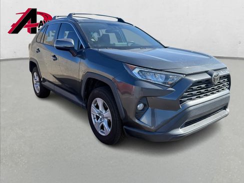 Used 2019 Toyota RAV4 XLE image 5