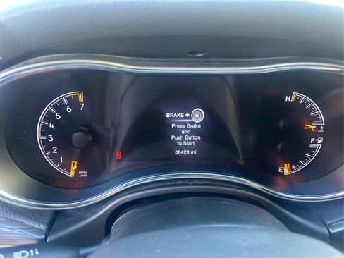 Used 2020 Jeep Grand Cherokee Altitude image 28