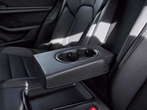 Used 2021 Porsche Taycan 4S image 48