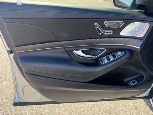 Used 2019 Mercedes-Benz S 450 Sedan image 12