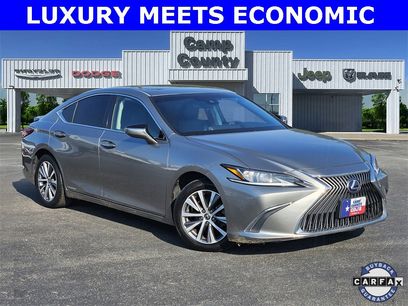 Used 2019 Lexus ES 300h w/ Luxury Package