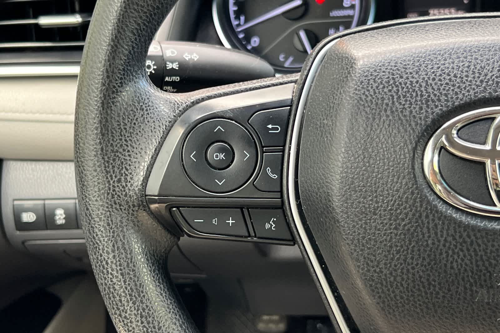 Used 2018 Toyota Camry LE FWD image 23