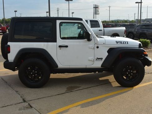 Used 2021 Jeep Wrangler Sport AWD/4WD image 4
