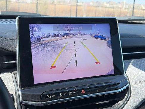 Used 2022 Jeep Compass Latitude image 22