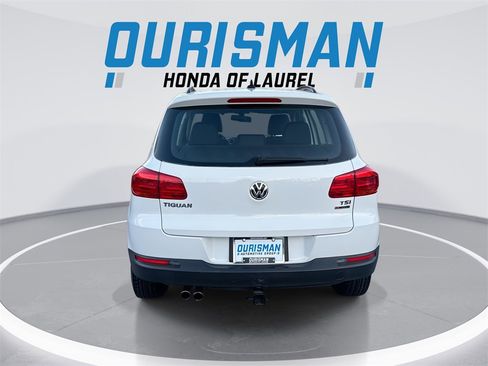 Used 2017 Volkswagen Tiguan S image 7
