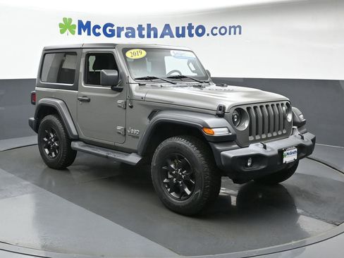 Used 2019 Jeep Wrangler Sport S image 2