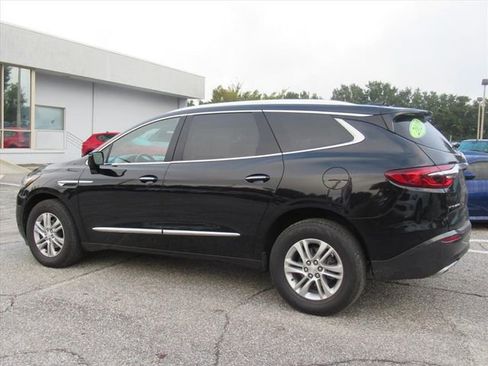 Used 2020 Buick Enclave Essence w/ Sound and Sites Package image 4