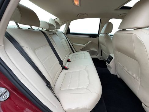 Used 2019 Volkswagen Passat 2.0T Wolfsburg w/ Wheels & Sunroof Package FWD image 13