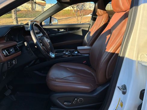 Certified 2023 Lincoln Nautilus Reserve image 9