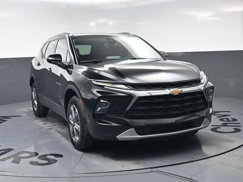Certified 2024 Chevrolet Blazer LT w/ Convenience Package image 3