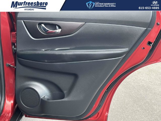 Used 2015 Nissan Rogue SV w/ SV Premium Package FWD image 23