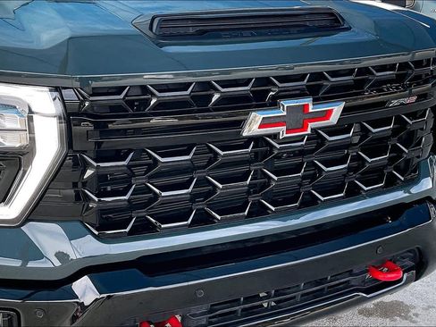 Used 2026 Chevrolet Silverado 2500 ZR2 image 32