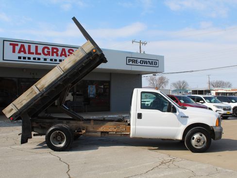 Used 2005 Ford F350 XL image 16