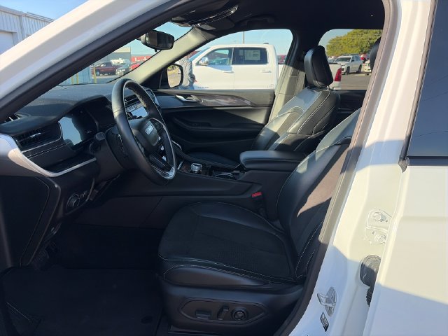 Used 2021 Jeep Grand Cherokee L Laredo AWD/4WD image 9