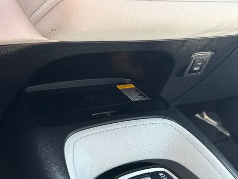 Used 2025 Toyota Corolla SE w/ SE Package FWD image 25