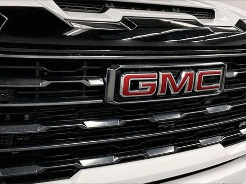 Used 2024 GMC Sierra 2500 AT4 w/ AT4 Premium Plus Package image 31