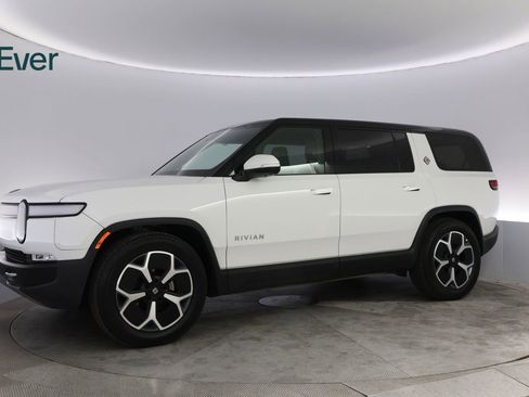 Used 2024 Rivian R1S Adventure AWD/4WD image 18