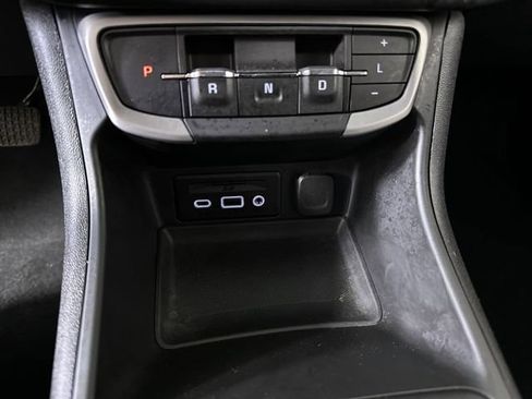 Used 2023 GMC Terrain SLT w/ Infotainment Package II FWD image 16