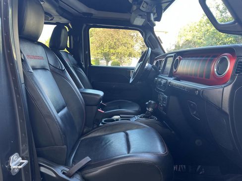 Used 2018 Jeep Wrangler Unlimited Rubicon AWD/4WD image 9