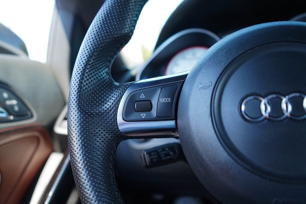 Used 2012 Audi R8 V10 AWD/4WD image 34
