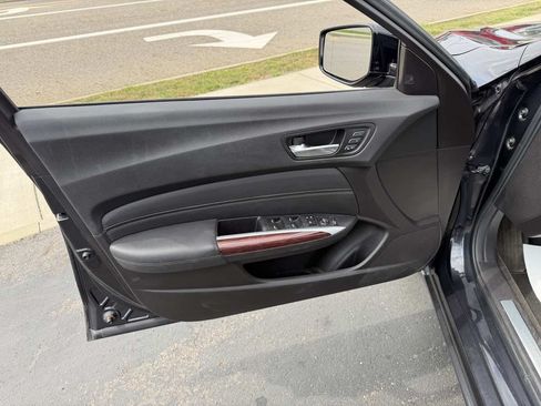 Used 2015 Acura TLX w/ Technology Package FWD image 11