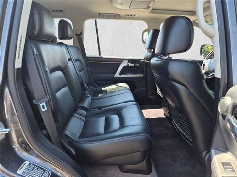 Used 2015 Toyota Land Cruiser AWD/4WD image 17