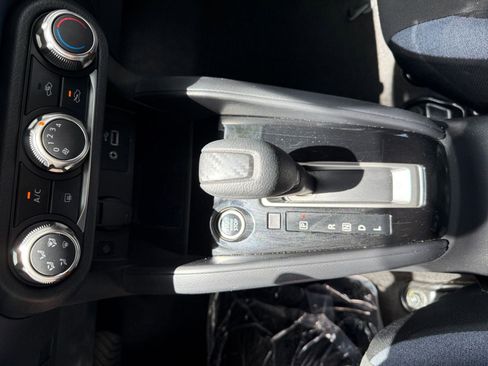 Used 2025 Nissan Versa SV FWD image 38