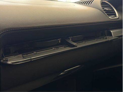 Used 2019 Porsche 718 Boxster image 19