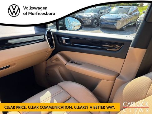 Used 2022 Porsche Cayenne Platinum Edition AWD/4WD image 26