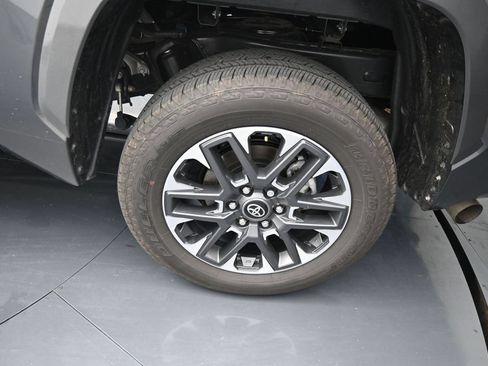 Used 2026 Toyota Tundra Limited AWD/4WD image 13