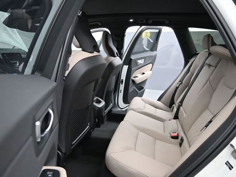 New 2026 Volvo XC60 B5 Plus w/ Protection Package Premier AWD/4WD image 20