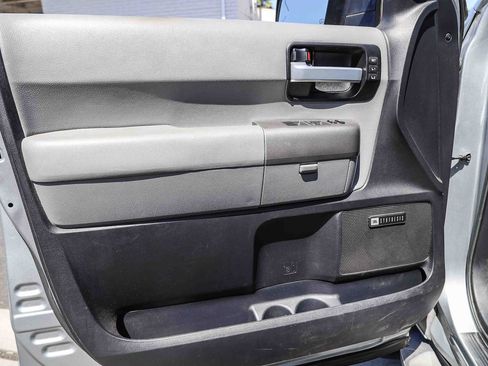 Used 2016 Toyota Sequoia Limited w/ Safety & Convenience Package AWD/4WD image 18