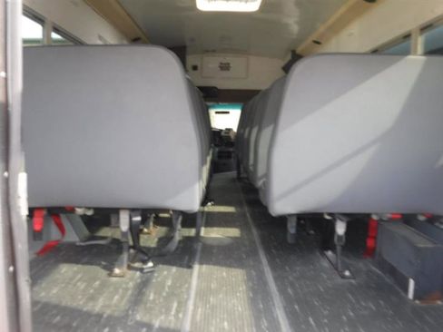 Used 2003 Ford E-450 and Econoline 450 Super Duty image 39