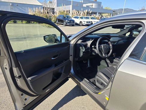 Used 2019 Lexus UX 200 F Sport image 21