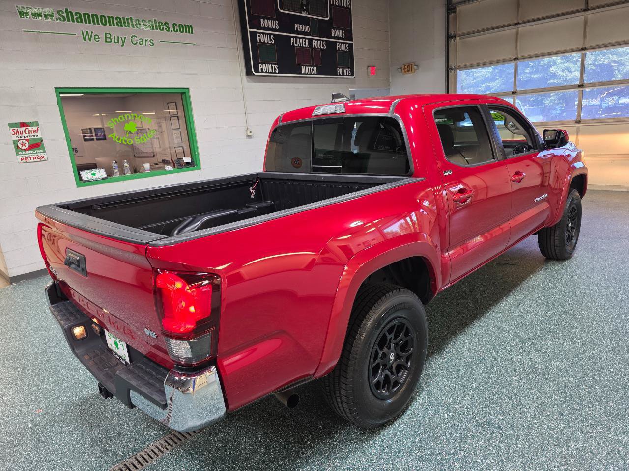 Used 2021 Toyota Tacoma SR5 AWD/4WD image 6