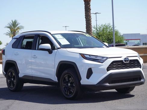 Used 2025 Toyota RAV4 XLE FWD image 4