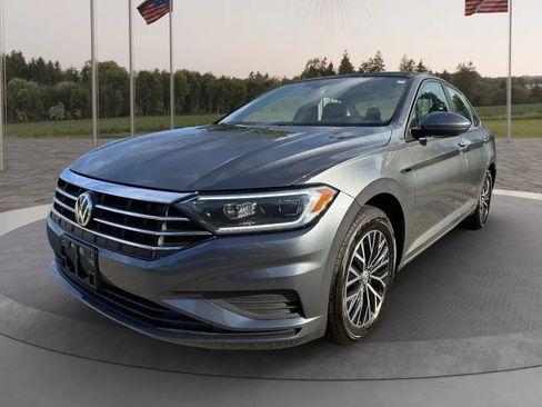 Used 2019 Volkswagen Jetta SEL FWD image 1