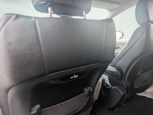 Used 2023 Chrysler Pacifica Touring-L FWD image 30