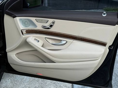 Used 2015 Mercedes-Benz S 550 4MATIC Sedan image 32