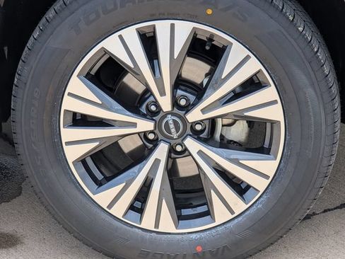 Used 2023 Nissan Rogue SV w/ SV Premium B Package FWD image 10