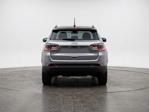 Used 2025 Jeep Compass Limited image 7