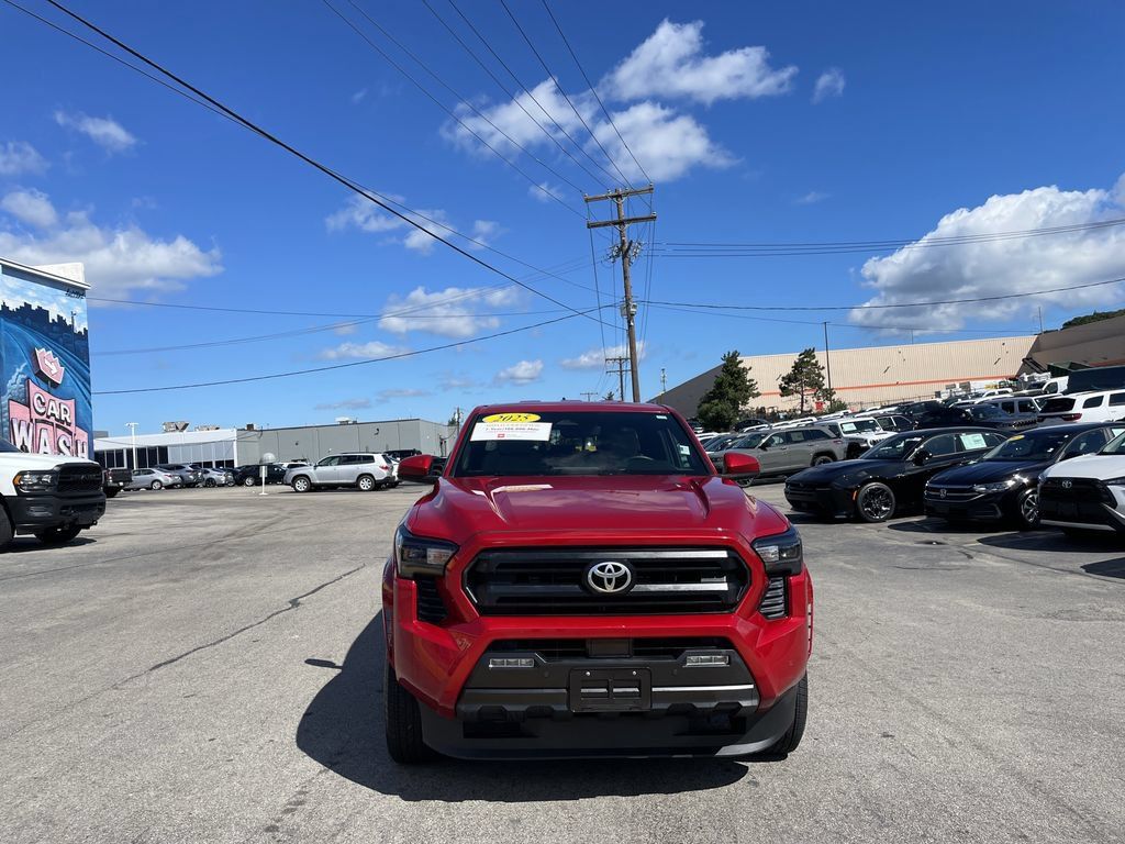 Used 2025 Toyota Tacoma SR5 AWD/4WD image 5