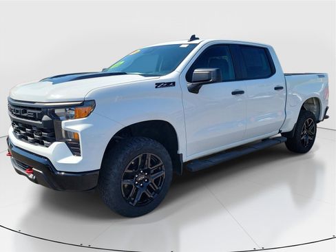 Used 2024 Chevrolet Silverado 1500 Custom Trail Boss w/ LPO, Dark Essentials Package AWD/4WD image 2