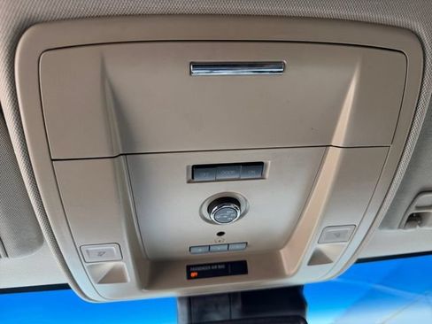 Used 2017 Chevrolet Suburban LT w/ LT Signature Package RWD image 7