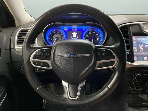 Used 2022 Chrysler 300 Touring w/ Sport Appearance Package RWD image 17